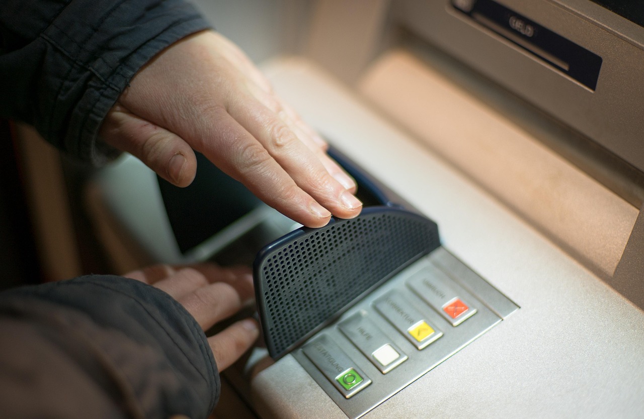 Panduan Lengkap Tarik Tunai di ATM BRI dengan dan tanpa Kartu